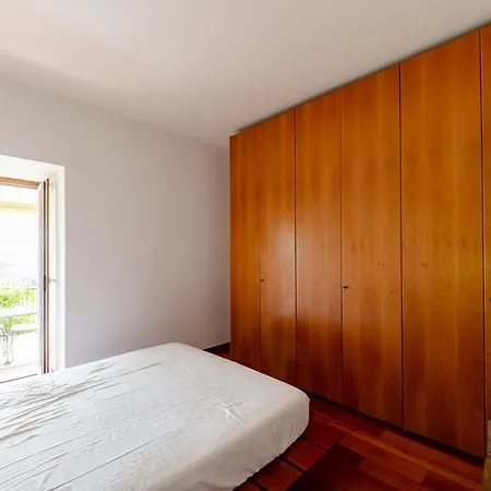 Joivy Inviting Flat With Garden And Sea View In Appartement Rapallo