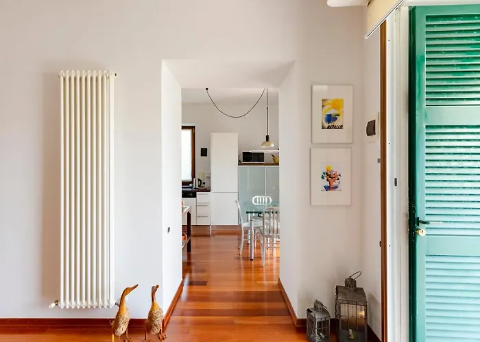 Joivy Inviting Flat With Garden And Sea View In Appartement