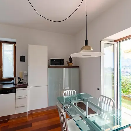 Joivy Inviting Flat With Garden And Sea View In