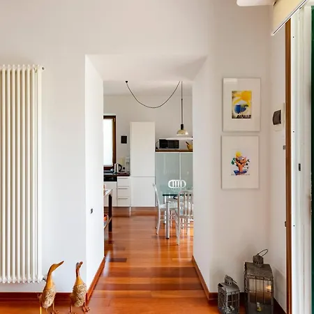 Joivy Inviting Flat With Garden And Sea View In Apartmán