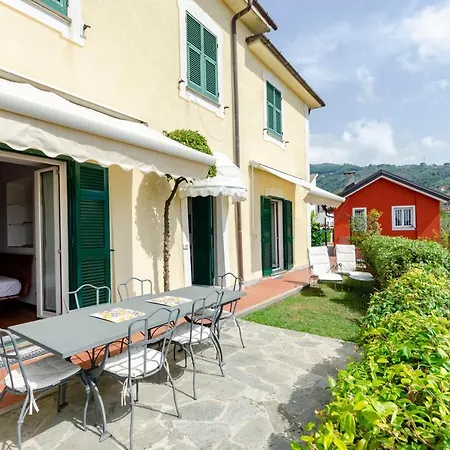 Appartamento Joivy Inviting Flat With Garden And Sea View In