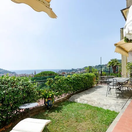 Joivy Inviting Flat With Garden And Sea View In Rapallo