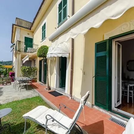 Joivy Inviting Flat With Garden And Sea View In