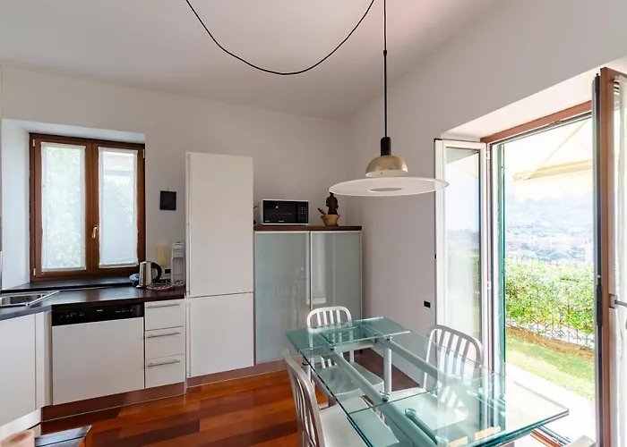 Joivy Inviting Flat With Garden And Sea View In