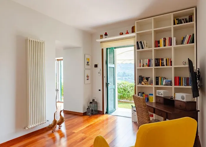 Apartment Joivy Inviting Flat With Garden And Sea View In Rapallo