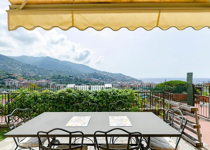 Apartamento Joivy Inviting Flat With Garden And Sea View In *